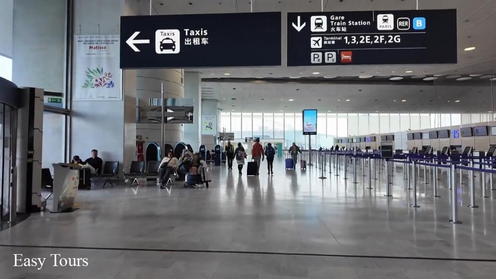 How to Find the Official Taxi Rank at the Airport