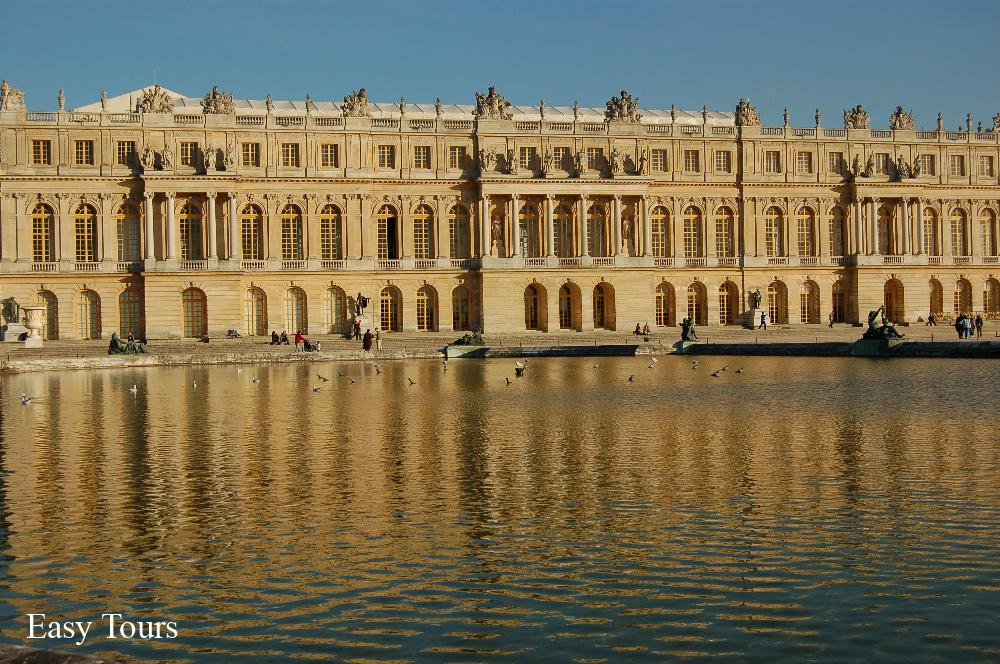 Versailles Tour